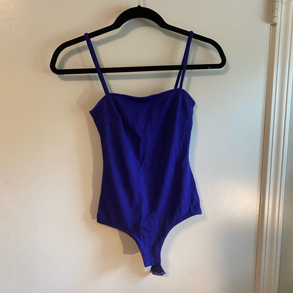 ❗️pricedrop❗️ Bright almost violet square neck